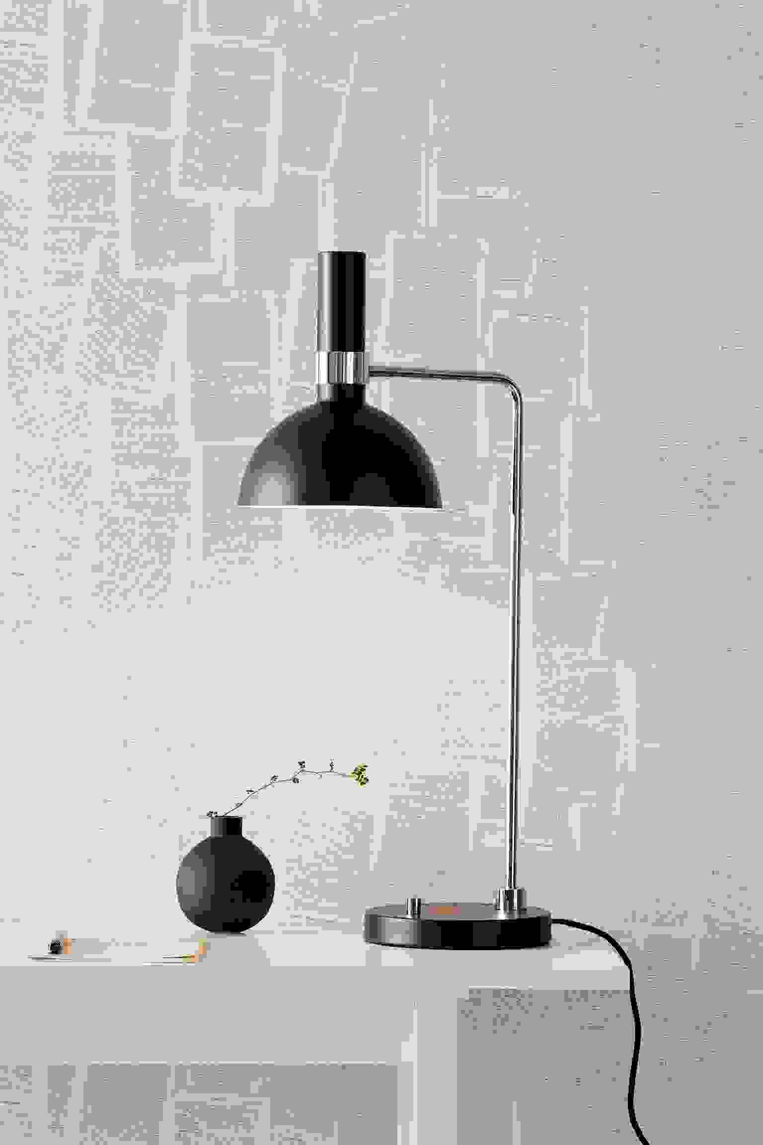 Larry - Table Lamp Black/Chrome
