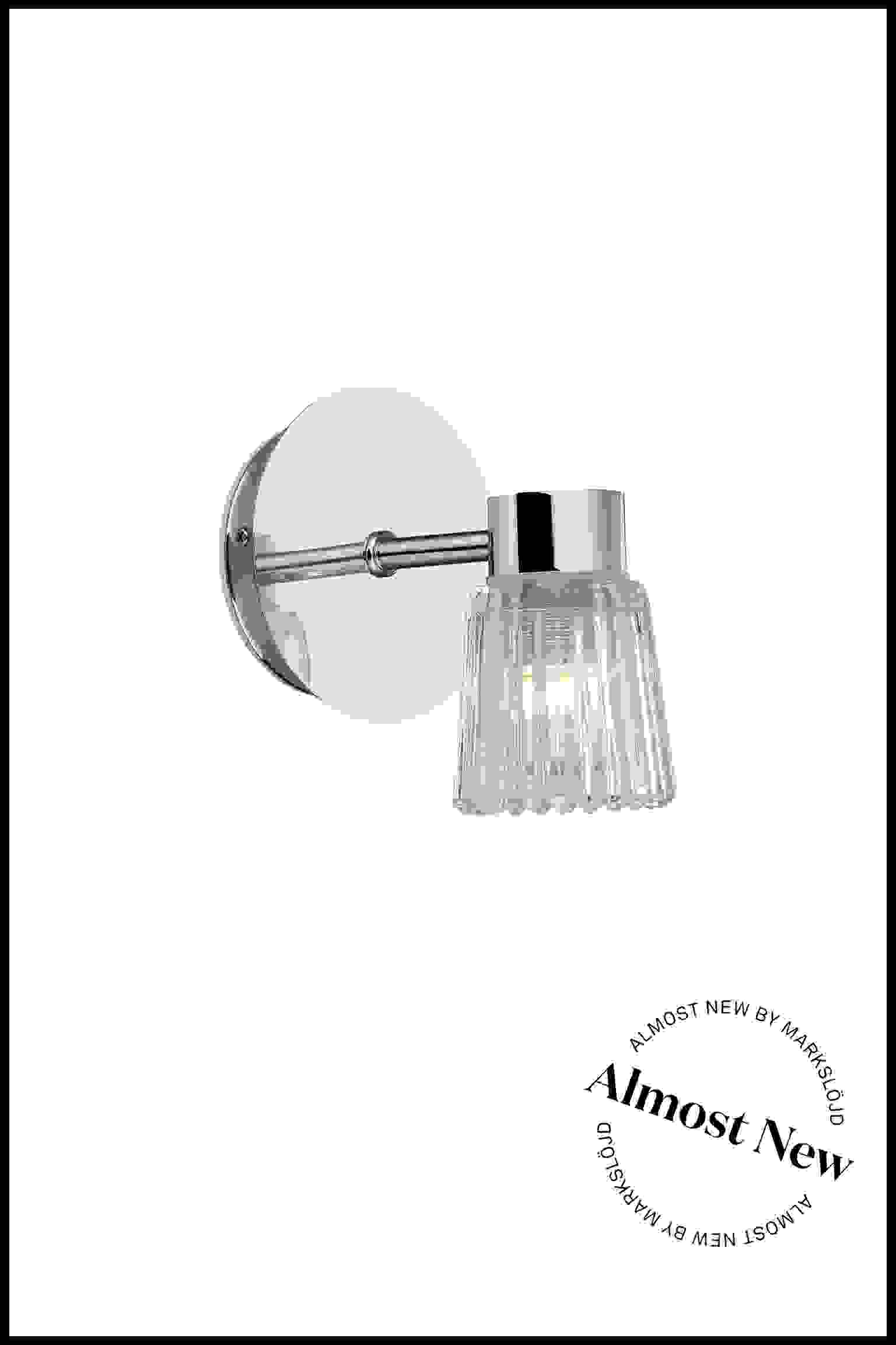 ALMOST NEW - EZE WALL CHROME/CLEAR IP44 1L 